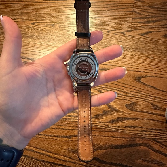 COACH WATCH OFFERS WELCOME - Picture 4 of 7